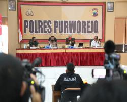GELAR KONFERENSI PERS, KAPOLDA DAN
