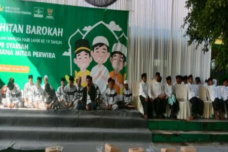 KHITAN MASAL DI KAJONGAN DI SELENG