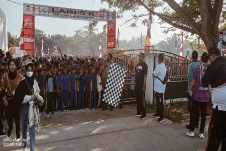 CAMAT KEMIRI DAN DPRD KABUPATEN ME