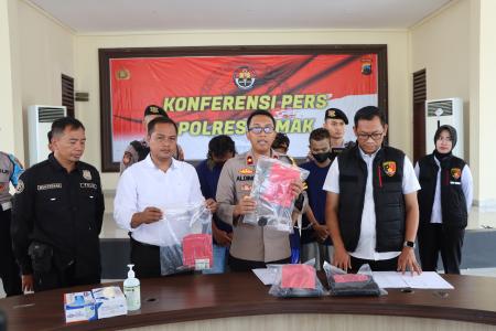 SATRESKRIM POLRES DEMAK TANGKAP PELAKU