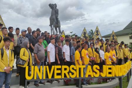 Laskar Poetra Soedirman Menggugat ini 