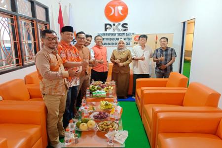 Partai Golkar Dan PKS Bekerjasama Poli