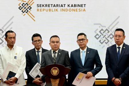 PRESIDEN PRABOWO SUBIANTO, MENERIM