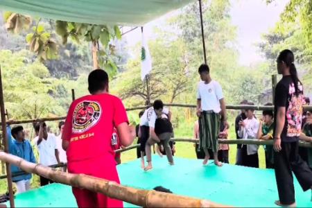 PARA PENDEKAR BERTANDING DI GELARA