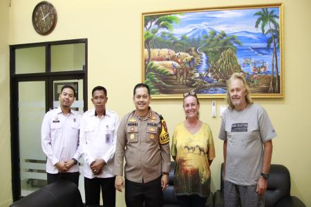 Kepedulian Kapolres Sumenep Kepada WNA