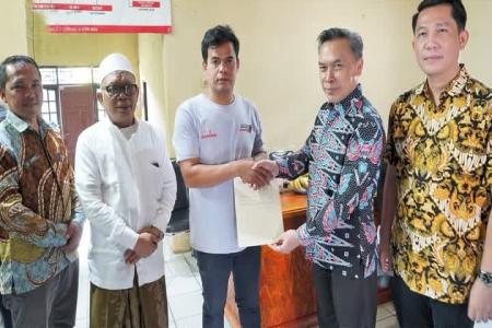 PENYERAHAN SERTIPIKAT PTSL DI DESA