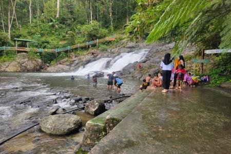 Wisata Alam Negeri 1000 Curug Tanalum