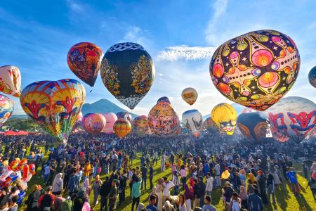 119 Balon Mengudara Hiasi Langit Wonos