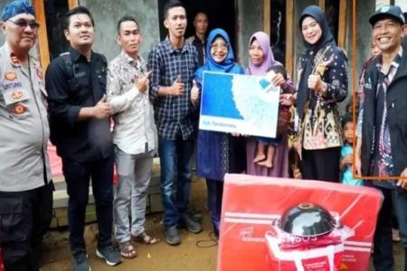 BUPATI DEWI TINJAU LANGSUNG PROGRA