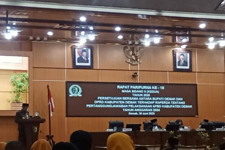RAPAT PARIPURNA KE-18 DPRD KABUPAT