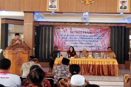 RATUSAN ORANG DI KENDAL MENGANUT A