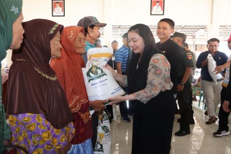 Brebes Salurkan 4000 Ton Beras Cadanga