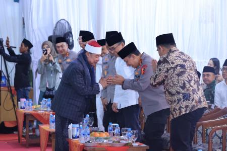 Kapolri Hadiri Haul Pondok Bubtet Pesa