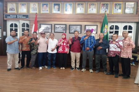 Audiensi dengan Bupati Kendal Warga Mo