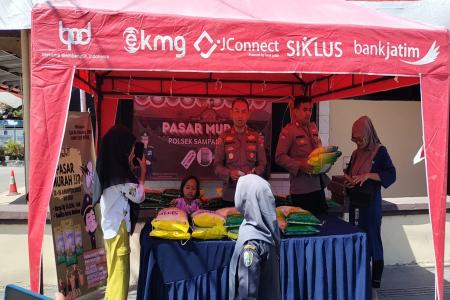 KEGIATAN PASAR MURAH POLSEK SAMPANG KO