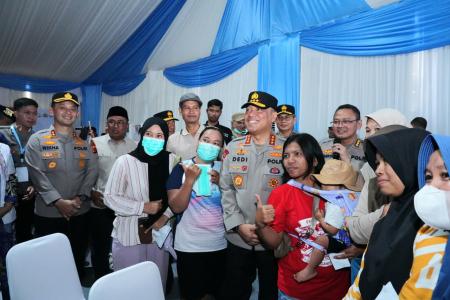 WAKAPOLRI SAPA WARGA GUNUNG SINDUR