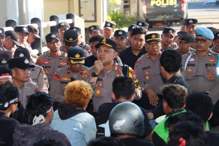 Kapolres Sumenep Turun Langsung Temui 