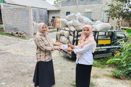 DESA TALUNOMBO OLAH SAMPAH PLASTIK