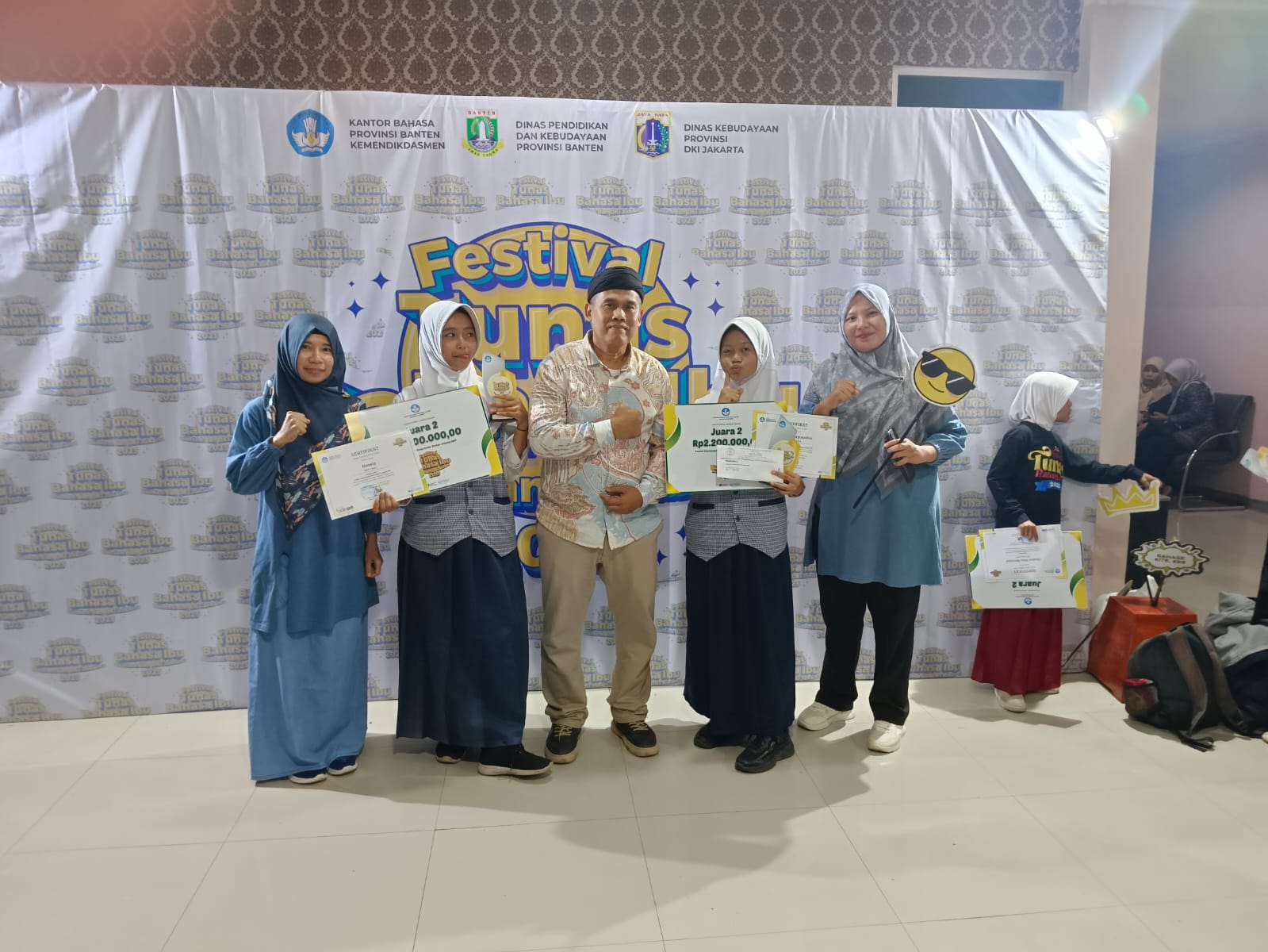 Azahra Dan Husnia Siswi SMPN 2 Sajira Raih Juara 2 di FTBI Tingkat Provinsi Banten